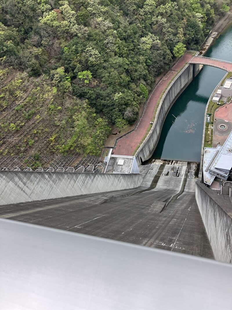 宮ケ瀬ダム、上から見下ろした景色